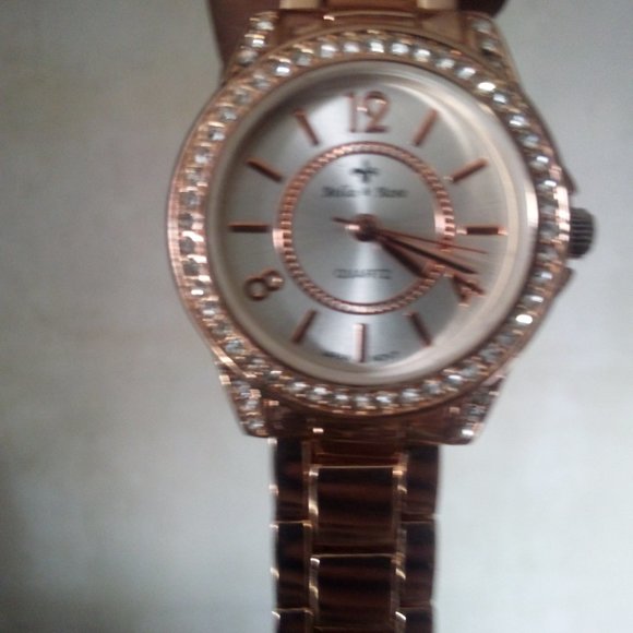 A woman's gold watch with diamonds - Picture 2 of 2